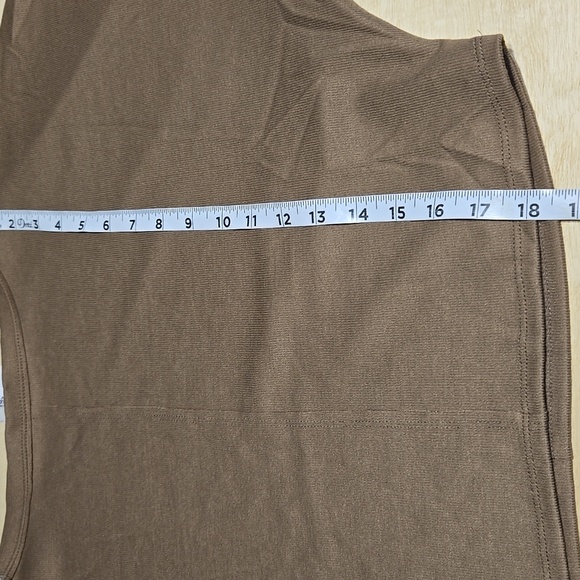 NWPT HYFVE Casual Cutie Oversized Long Sleeve Crop Top Brown Sz Small Ribbed - Picture 4 of 8